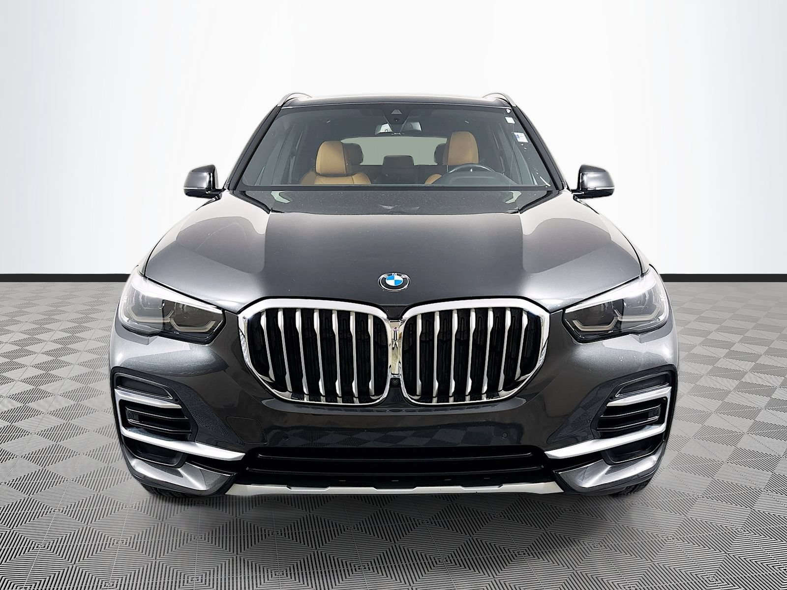Used 2023 BMW X5 xDrive40i w/ Parking Assistance Package AWD/4WD image 2
