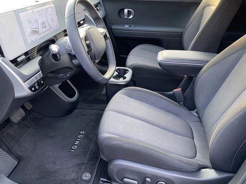 Used 2024 Hyundai Ioniq 5 SE image 11