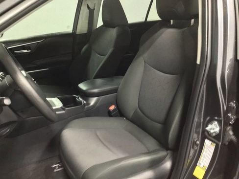 Used 2024 Toyota RAV4 XLE w/ Convenience Package FWD image 6