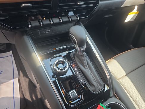 New 2025 GMC Canyon AT4 w/ Nightfall Edition image 24