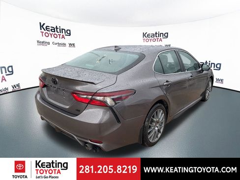 Used 2023 Toyota Camry SE image 7