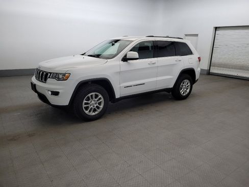 Used 2020 Jeep Grand Cherokee Laredo AWD/4WD image 2