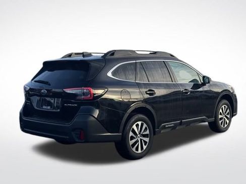 Used 2022 Subaru Outback Premium image 5
