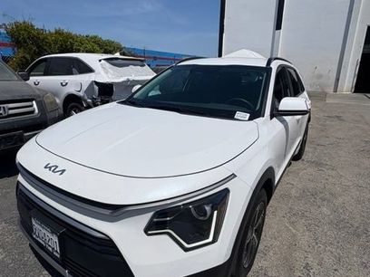 Certified 2025 Kia Niro EX