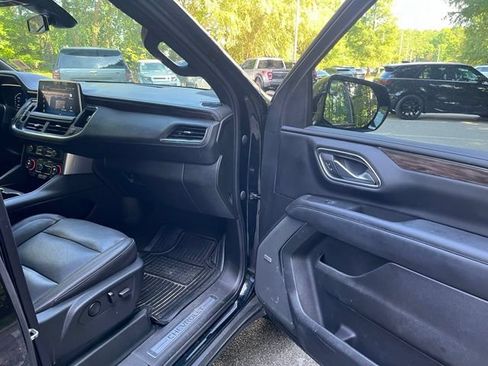 Used 2022 Chevrolet Tahoe Z71 w/ Luxury Package AWD/4WD image 10