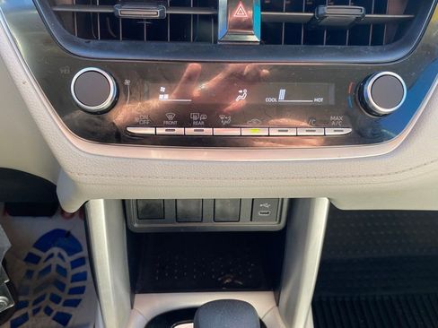 Used 2024 Toyota Corolla Cross L image 23