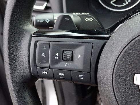 Used 2022 Nissan Rogue SV image 22