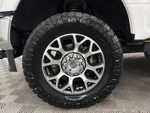 Used 2022 Ford F250 Lariat w/ Lariat Value Package AWD/4WD image 13