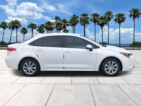 Used 2026 Toyota Corolla LE FWD image 3