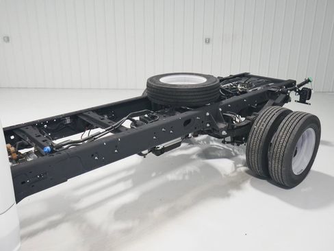 New 2024 Ford F550 4x4 Regular Cab Super Duty w/ XLT Value Package image 16