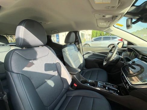 Used 2023 Chevrolet Bolt EUV LT w/ Convenience Package FWD image 83