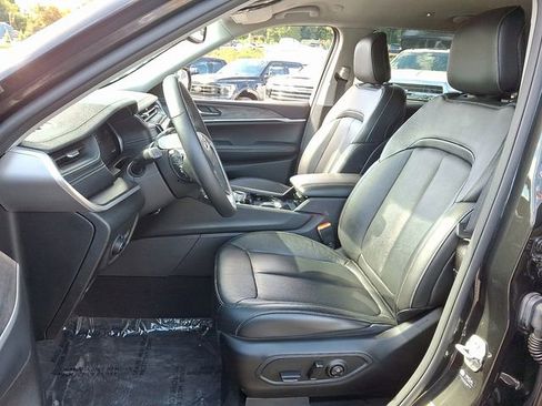 Used 2022 Jeep Grand Cherokee L Limited image 19