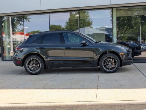 Certified 2025 Porsche Macan image 8