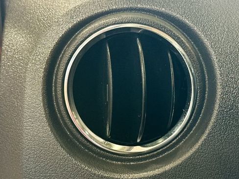 Used 2017 Jeep Compass High Altitude image 11