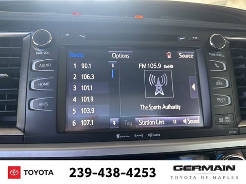 Used 2019 Toyota Highlander XLE FWD image 23