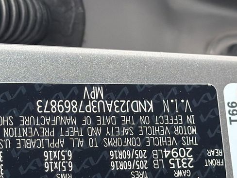 Used 2023 Kia Soul LX w/ LX Technology Package FWD image 32