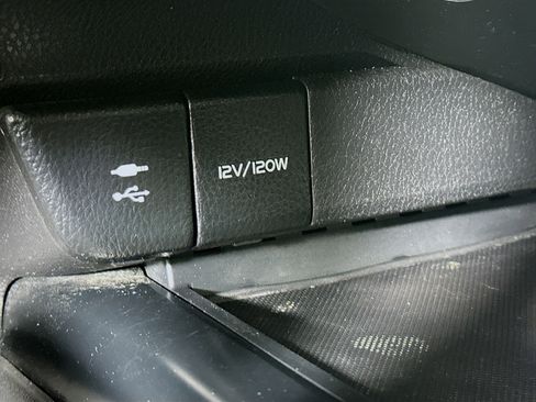 Used 2018 Toyota Camry SE w/ Moonroof Package image 25