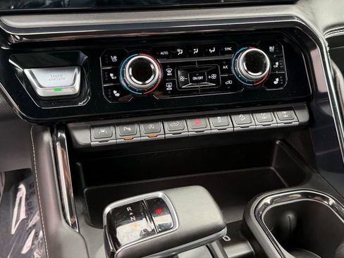 Used 2024 GMC Sierra 1500 AT4X image 25