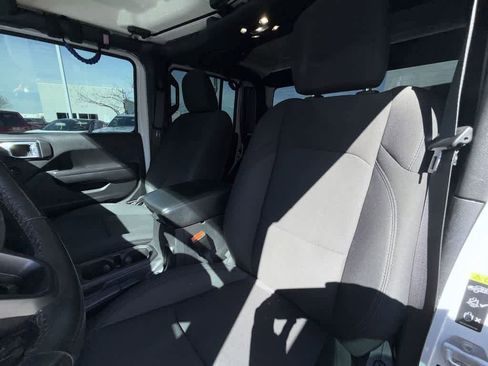 Used 2021 Jeep Gladiator Sport AWD/4WD image 10