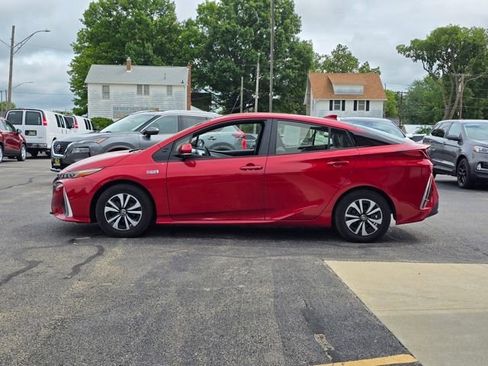 Used 2019 Toyota Prius Prime Premium image 4