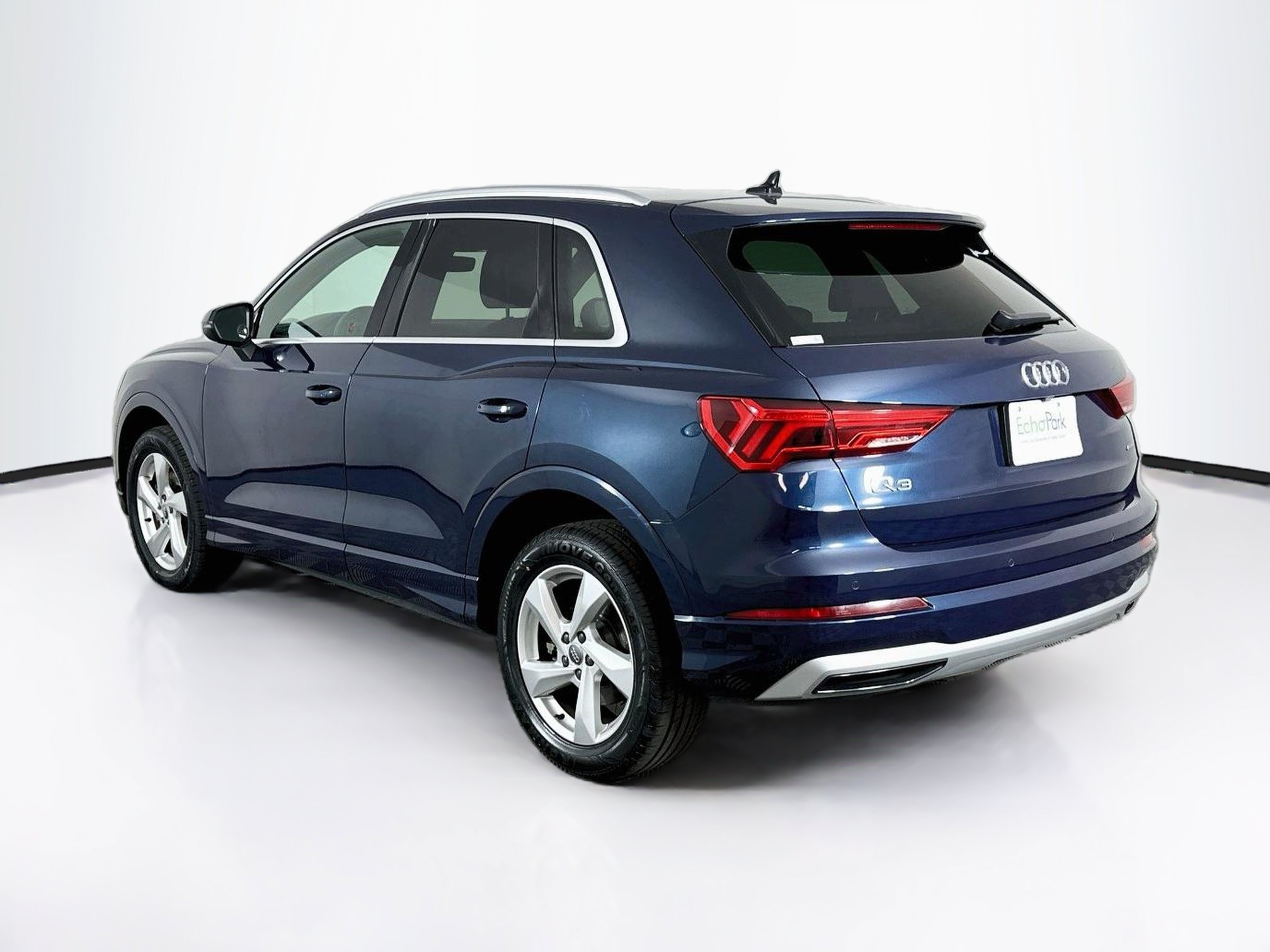 Used 2019 Audi Q3 2.0T Premium w/ Convenience Package AWD/4WD image 5