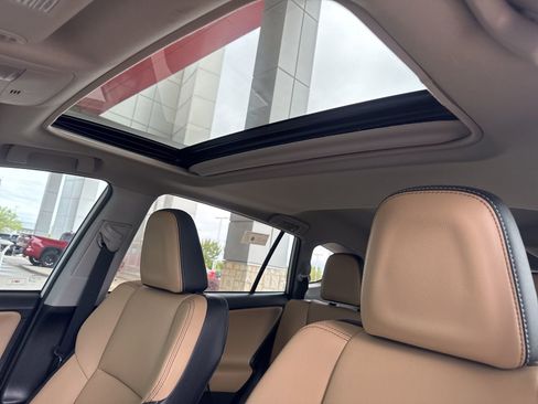 Used 2017 Toyota RAV4 Limited image 17