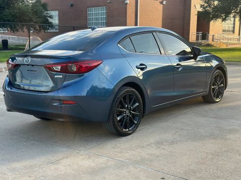 Used 2017 MAZDA MAZDA3 Touring w/ Popular Equipment Package FWD image 5