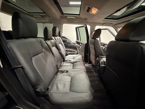 Used 2016 Land Rover LR4 HSE LUX AWD/4WD image 36