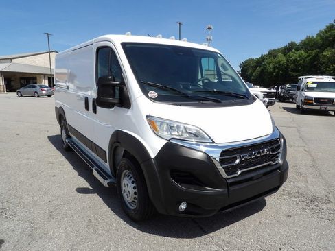 Used 2025 RAM ProMaster 2500 w/ U-Haul Equipment Group FWD image 11