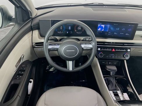 Used 2025 Hyundai Tucson SEL AWD/4WD image 22
