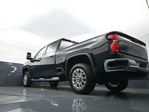 Used 2025 Chevrolet Silverado 2500 LTZ w/ LTZ Convenience Package AWD/4WD image 23