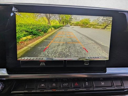 Used 2024 GMC Sierra 1500 Elevation image 13