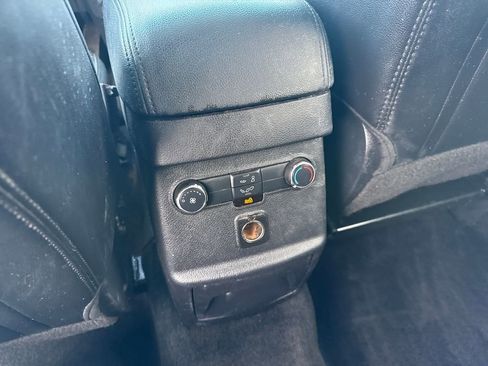 Used 2017 Ford Explorer XLT w/ XLT Technology Feature Bundle image 19