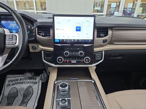 Used 2024 Ford Expedition Max Limited image 23