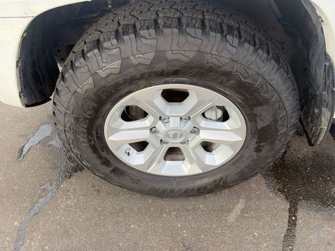 Used 2015 Toyota 4Runner SR5 Premium image 7