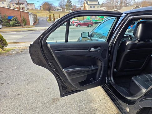 Used 2014 Chrysler 300 S AWD/4WD image 12