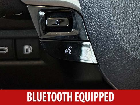Used 2025 Toyota Camry SE FWD image 11