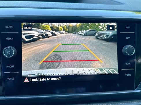 Used 2022 Volkswagen Taos SEL w/ Panoramic Sunroof Package AWD/4WD image 23