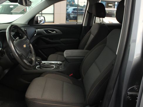 Used 2021 Chevrolet Traverse LT FWD image 13