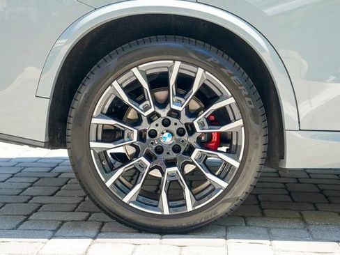 Used 2024 BMW X5 sDrive40i w/ M Sport Package RWD image 32