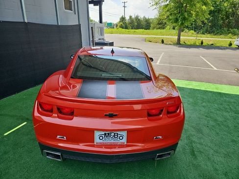 Used 2010 Chevrolet Camaro SS w/ LPO, Ground Effects Package RWD image 6