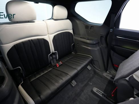 Used 2024 Kia EV9 GT-Line image 23