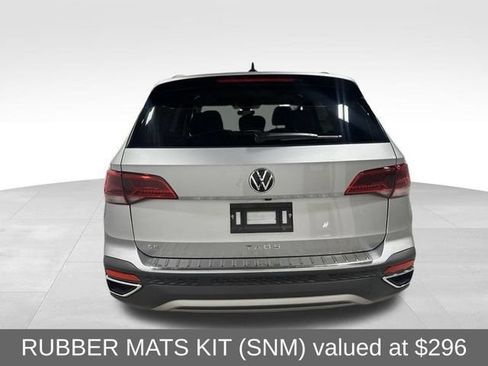 Certified 2023 Volkswagen Taos SE w/ Panoramic Sunroof Package FWD image 8