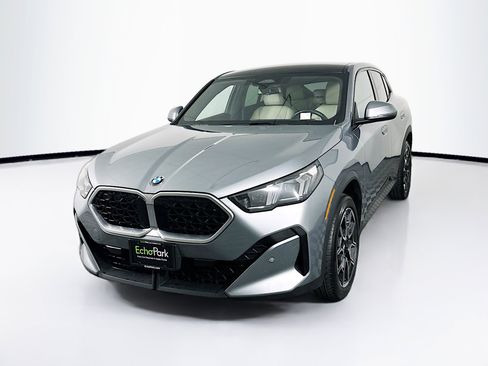 Used 2025 BMW X2 xDrive28i image 3