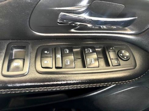 Used 2018 Dodge Grand Caravan SE image 18