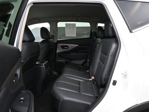 Used 2024 Nissan Murano SV w/ SV Midnight Edition Package image 16