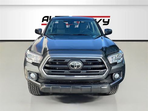 Used 2022 Toyota Tacoma SR5 image 2
