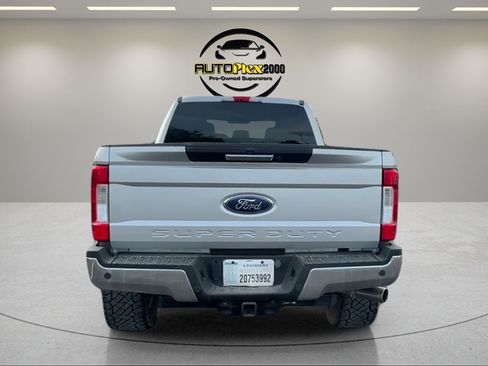 Used 2019 Ford F250 XLT w/ XLT Premium Package AWD/4WD image 6
