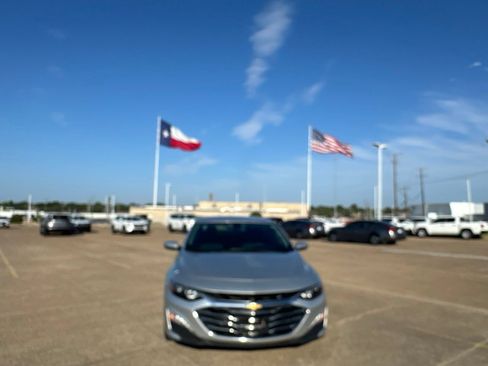 Used 2020 Chevrolet Malibu LT FWD image 4