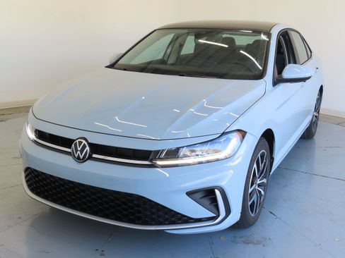 New 2026 Volkswagen Jetta SE image 9